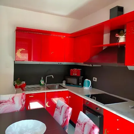 Aldebaran Holiday House To The Cinque Terre From Migliarina Station No Stress!!! 斯培西亚