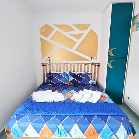 Aldebaran Holiday House To The Cinque Terre From Migliarina Station No Stress!!! 斯培西亚